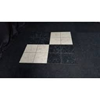Dansvloer 7 bij 7 meter zwart/wit geblokt (gelegd)