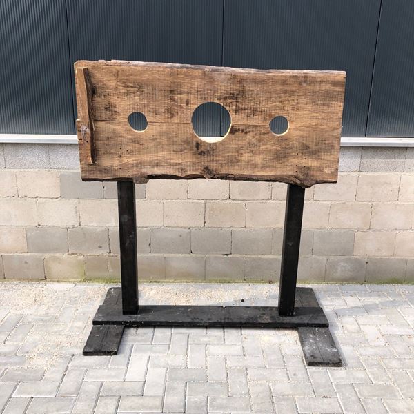 Schandpaal schavot -Bacchus Feestverhuur